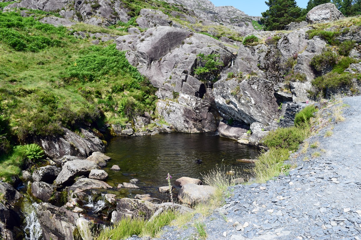 Plunge pool on the track up to the lake