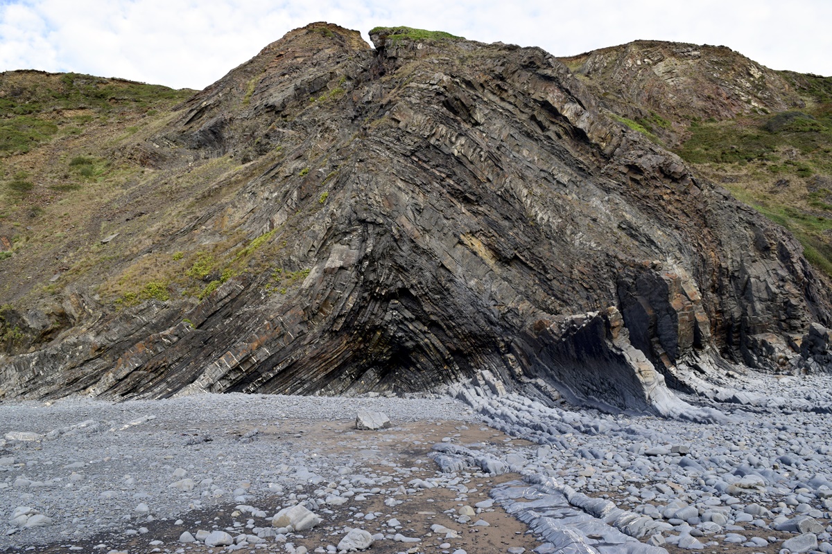 Anticline at Speke's Mill Mouth